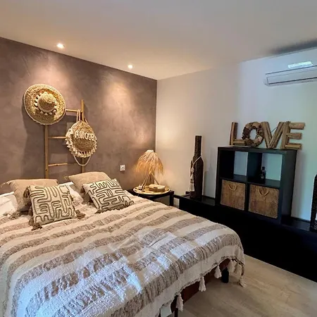 Boho, Calme, Piscine & A Pied *